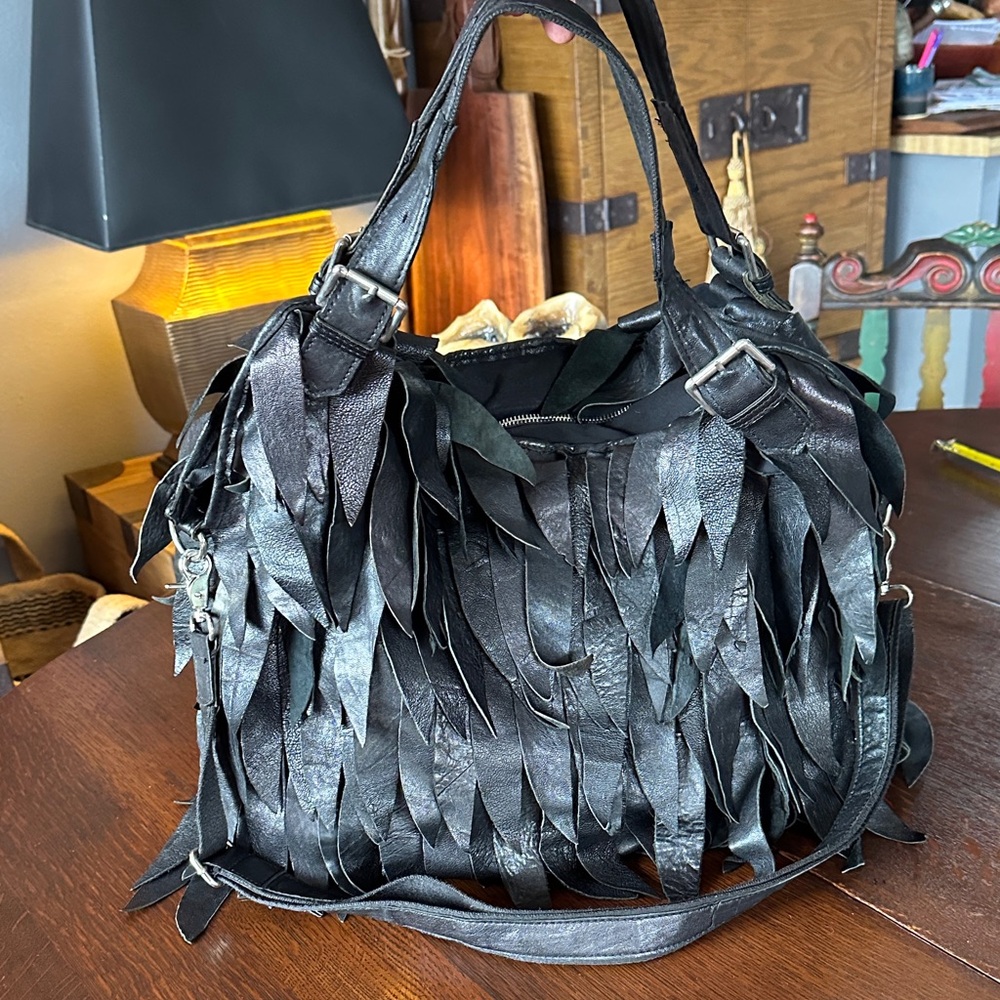 🇮🇹Marina Galanti black leather statement leaf fringe purse. One of a kind. Italy